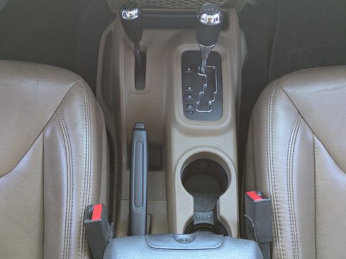 Used 2016 Jeep Wrangler Unlimited Sahara w/ Connectivity Group image 6