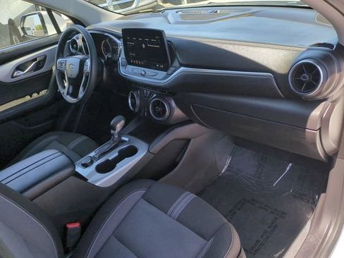 Used 2025 Chevrolet Blazer LT FWD image 33