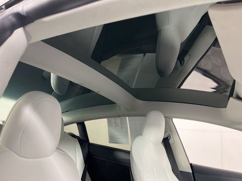 Used 2021 Tesla Model 3 Performance image 10