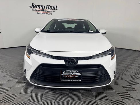 Used 2024 Toyota Corolla LE FWD image 4