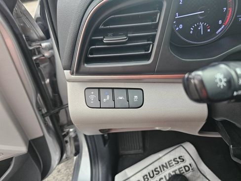 Used 2020 Hyundai Elantra SEL FWD image 30