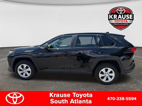 Used 2025 Toyota RAV4 LE AWD/4WD image 4