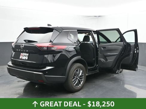 Used 2024 Nissan Rogue S image 78