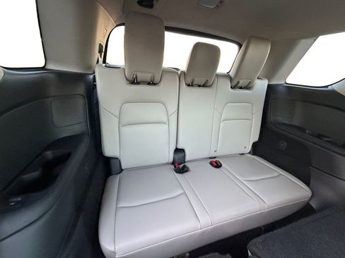 Used 2024 Nissan Pathfinder SL FWD image 22