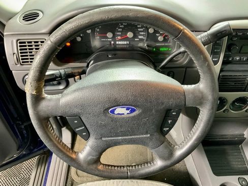 Used 2005 Ford Explorer XLT AWD/4WD image 17