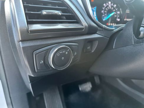 Used 2018 Ford Fusion SE w/ Equipment Group 602A FWD image 15