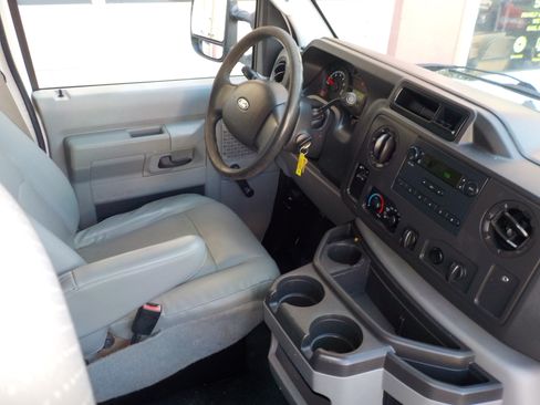 Used 2013 Ford E-350 and Econoline 350 Super Duty w/ Class I Trailer Tow Pkg RWD image 30