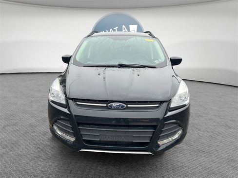 Used 2016 Ford Escape SE w/ Equipment Group 201A image 9