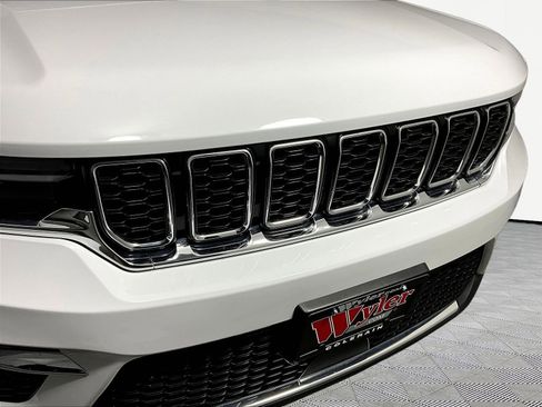 Used 2023 Jeep Grand Cherokee 4WD 4xe image 33