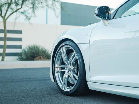 Used 2010 Audi R8 V10 image 14