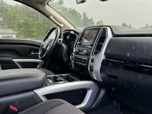 Used 2021 Nissan Titan SV w/ SV Convenience Package AWD/4WD image 10