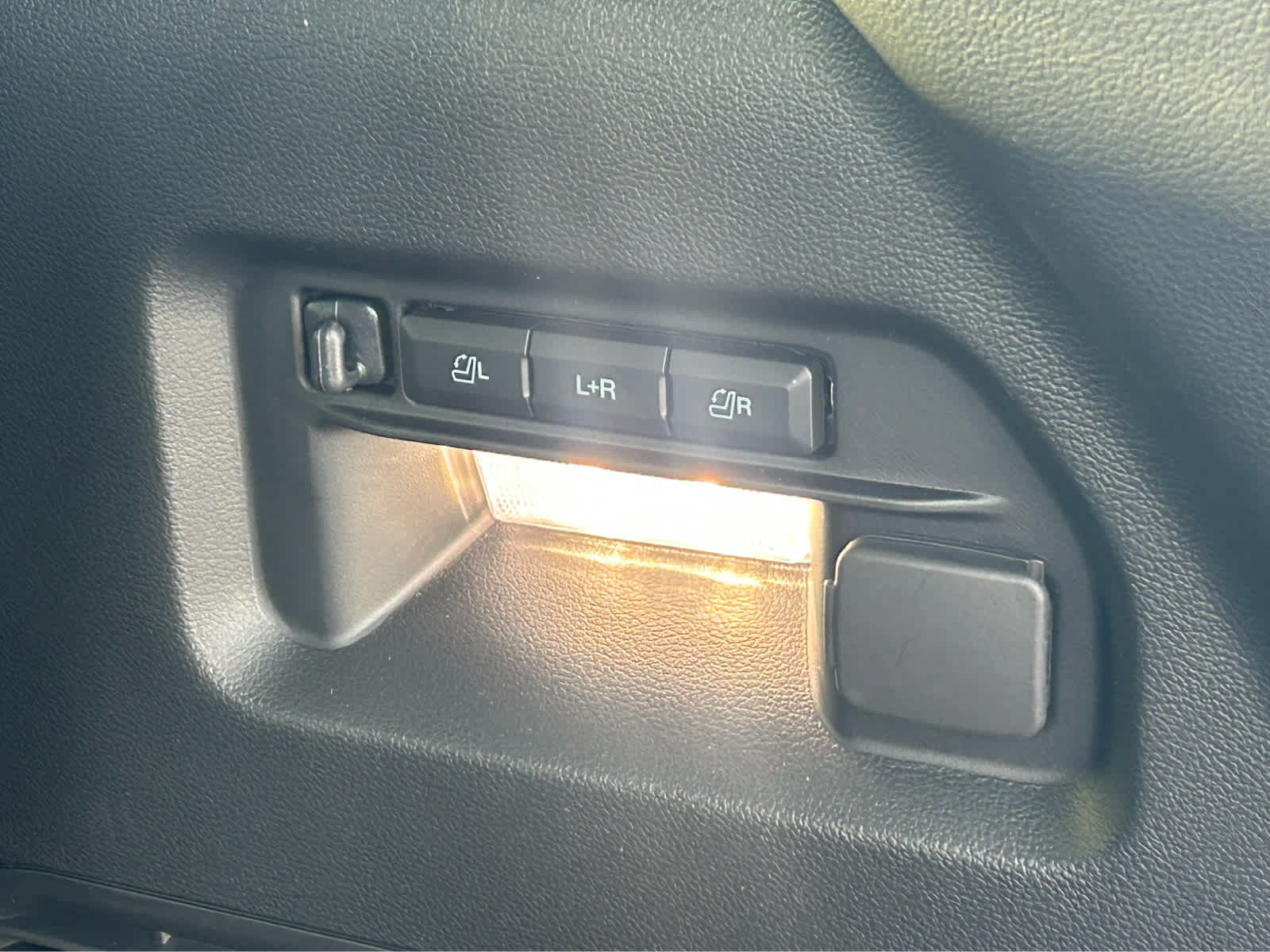 New 2027 Ford Explorer ST w/ Sun And Sound Package AWD/4WD image 7