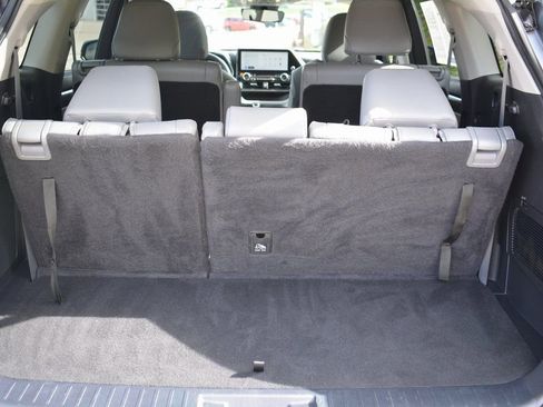 Used 2023 Toyota Highlander Limited image 26