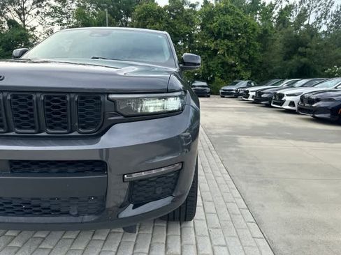 Used 2022 Jeep Grand Cherokee L Limited w/ Luxury Tech Group II AWD/4WD image 17