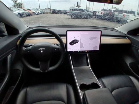Used 2018 Tesla Model 3 Long Range image 23