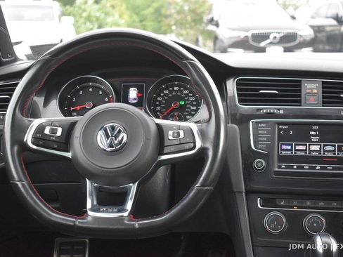 Used 2017 Volkswagen GTI SE FWD image 18
