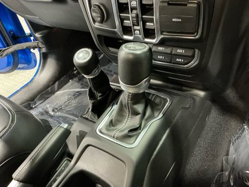 Used 2022 Jeep Wrangler Unlimited Sahara image 16