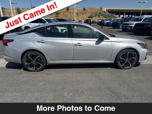 Used 2024 Nissan Altima 2.5 SR w/ SR Premium Package AWD/4WD image 7