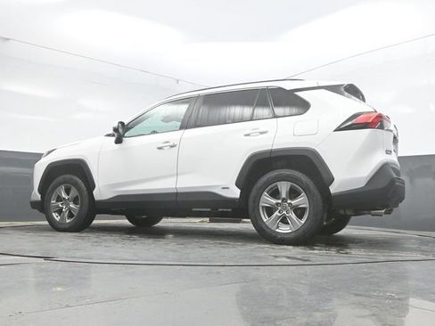 Used 2022 Toyota RAV4 XLE AWD/4WD image 40