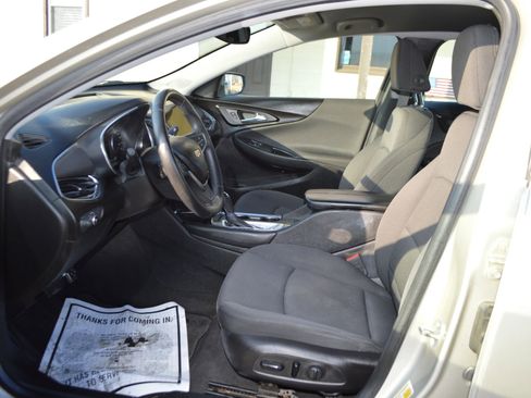 Used 2016 Chevrolet Malibu LT w/ Driver Confidence Package image 13