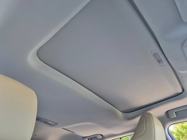 Used 2022 Toyota Highlander XLE FWD image 15