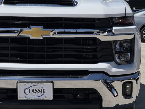 Used 2025 Chevrolet Silverado 2500 LT w/ Convenience Package AWD/4WD image 10