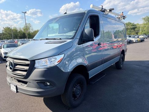 Used 2024 Mercedes-Benz Sprinter 2500 image 10