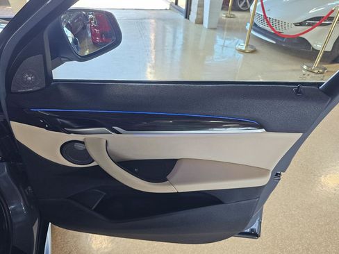 Used 2021 BMW X1 xDrive28i w/ Premium Package image 9