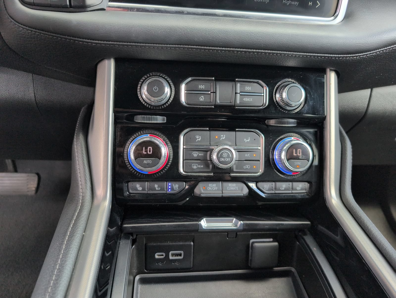 Used 2022 GMC Yukon Denali AWD/4WD image 14