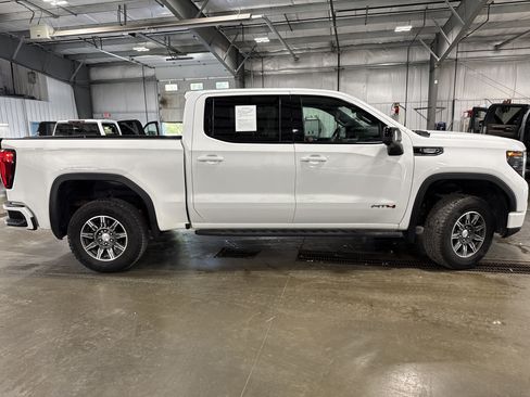 Used 2024 GMC Sierra 1500 AT4 w/ AT4 Premium Package AWD/4WD image 2