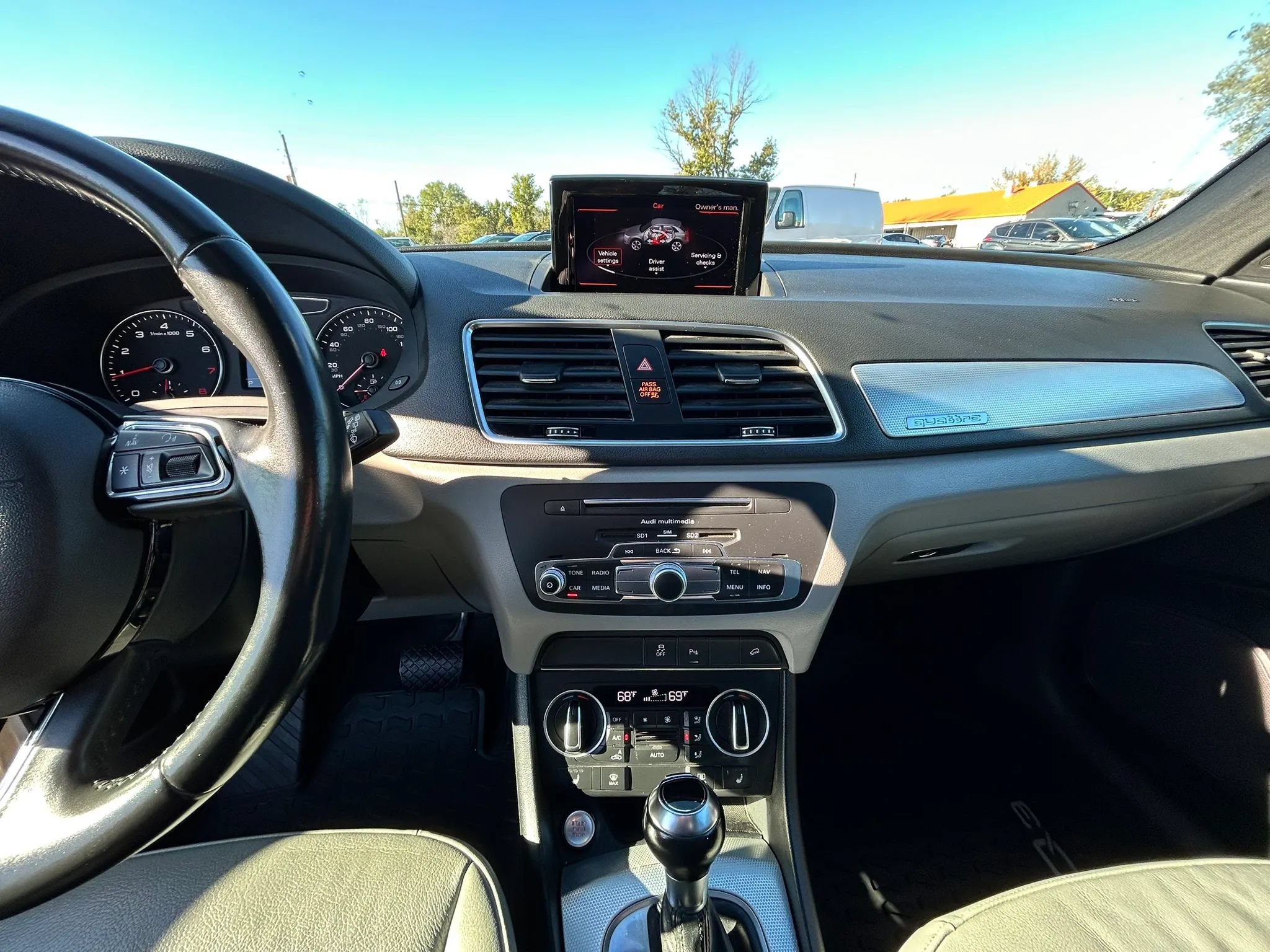 Used 2018 Audi Q3 2.0T Premium Plus w/ Premium Plus Package AWD/4WD image 19