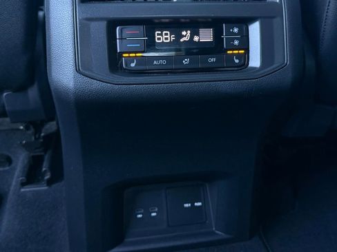 Used 2023 Volkswagen Atlas SEL Premium image 24