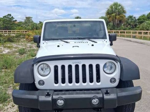 Used 2015 Jeep Wrangler Sport AWD/4WD image 3