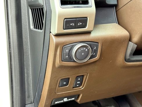 Used 2020 Ford F250 King Ranch w/ King Ranch Ultimate Package AWD/4WD image 15