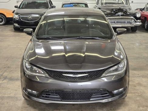 Used 2015 Chrysler 200 S AWD/4WD image 18
