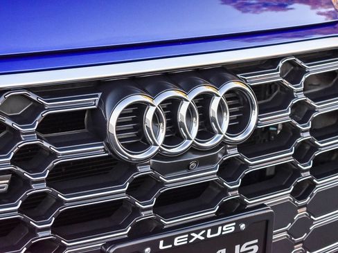 Used 2022 Audi SQ5 Premium Plus w/ Premium Plus Package image 9