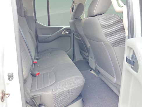Used 2015 Nissan Frontier Desert Runner RWD image 14