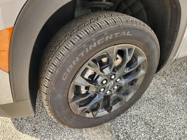 Used 2026 Chevrolet Traverse LT w/ Midnight/Sport Edition FWD image 7
