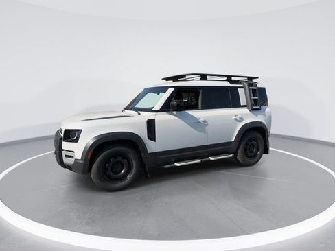Used 2023 Land Rover Defender 110 S AWD/4WD image 4
