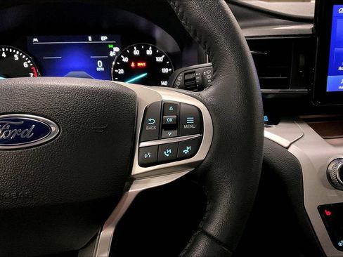 Certified 2024 Ford Explorer XLT w/ Equipment Group 202A AWD/4WD image 18