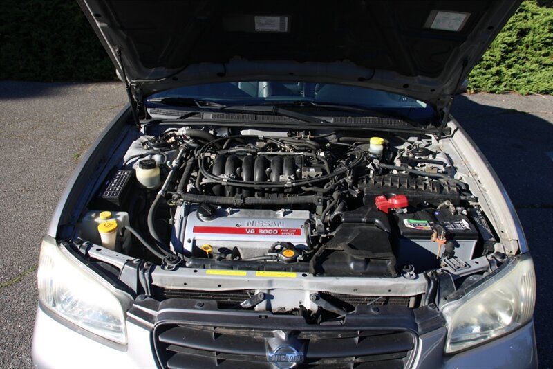 Used 2000 Nissan Maxima SE FWD image 17