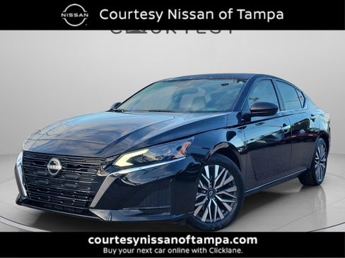 Certified 2025 Nissan Altima 2.5 SV image 1