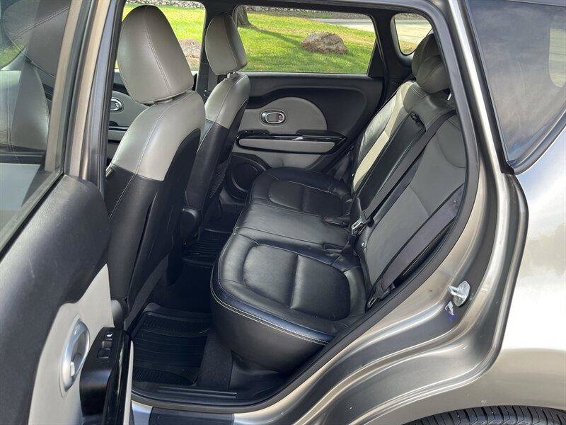 Used 2014 Kia Soul + w/ Audio Package FWD image 11