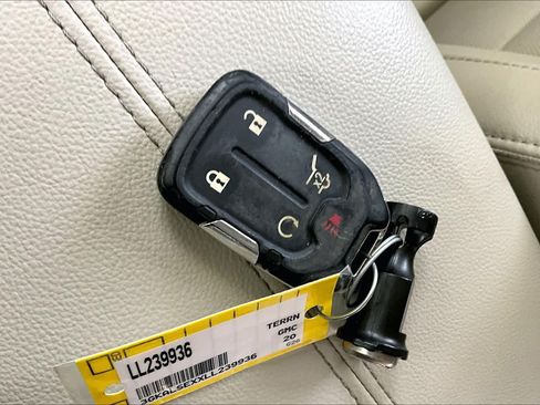 Used 2020 GMC Terrain Denali w/ Denali Premium Package FWD image 15