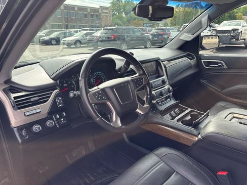 Used 2018 GMC Yukon Denali w/ Open Road Package AWD/4WD image 14
