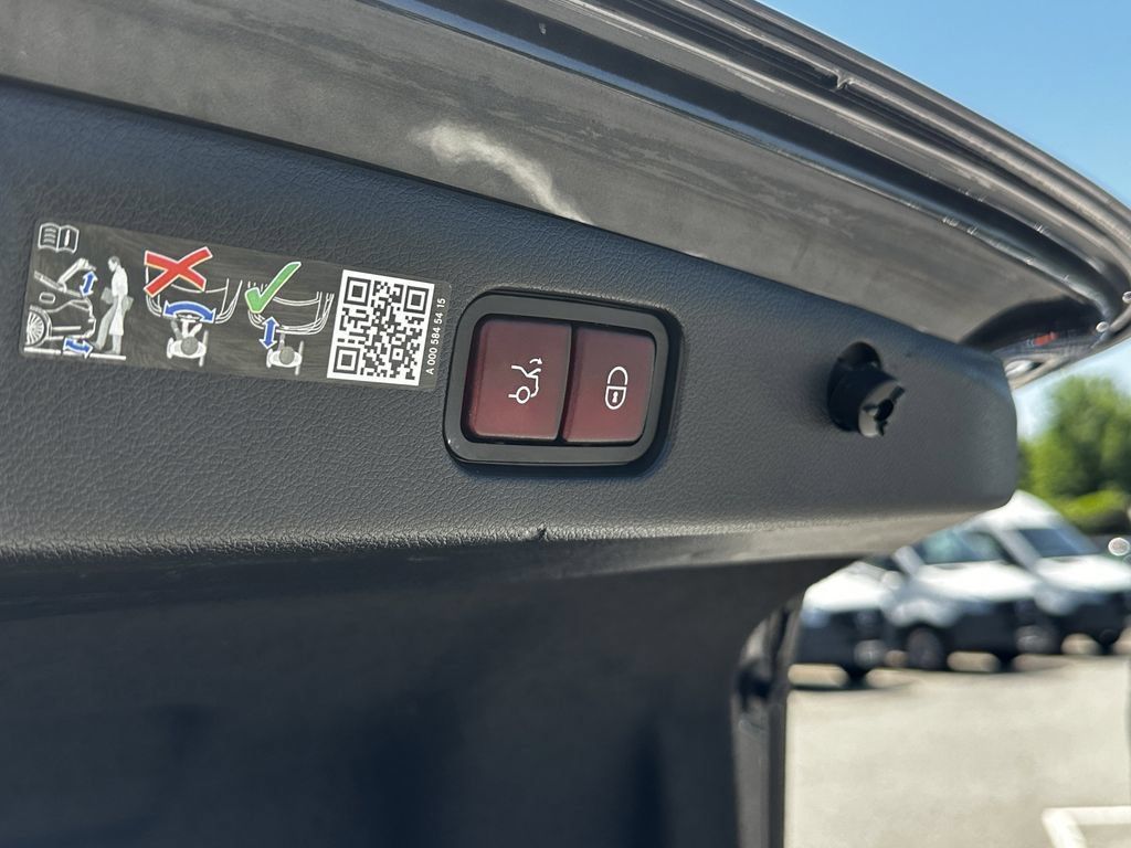 Certified 2025 Mercedes-Benz E 53 AMG e 4MATIC Sedan image 22