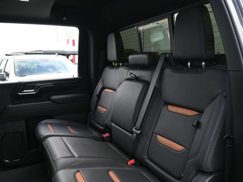Used 2024 GMC Sierra 2500 AT4 w/ AT4 Premium Plus Package AWD/4WD image 20