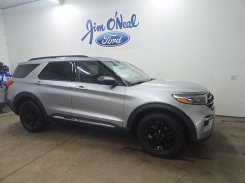 Used 2024 Ford Explorer XLT w/ Equipment Group 202A AWD/4WD image 1