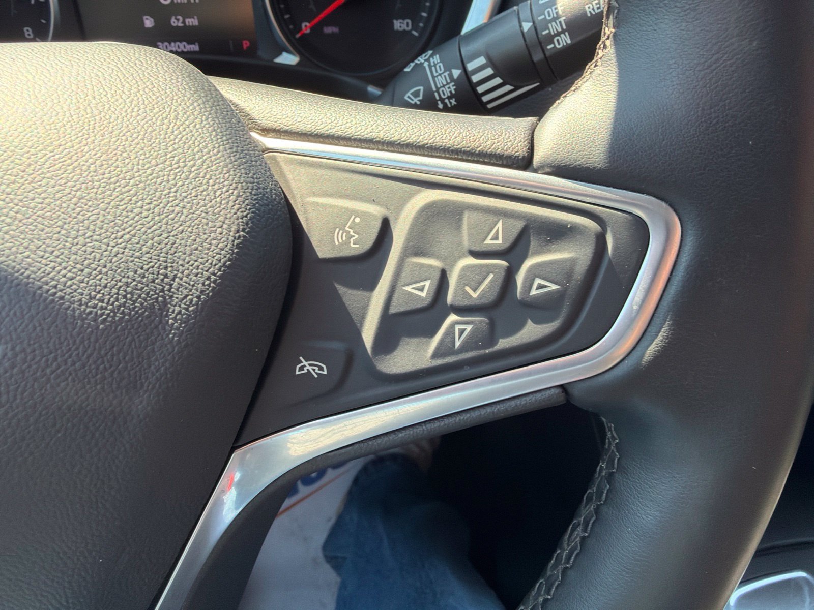 Used 2023 Chevrolet Equinox LT FWD image 17