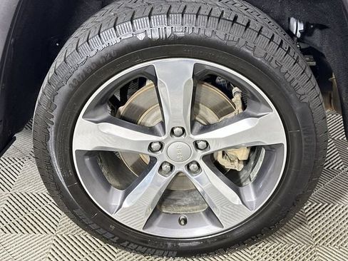 Used 2021 Jeep Grand Cherokee L Limited AWD/4WD image 34